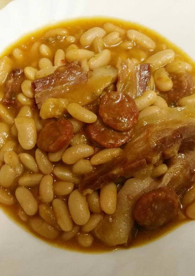Una foto de Alubias con panceta
