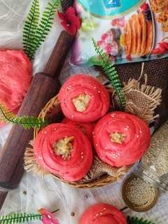A picture of Rose bread.