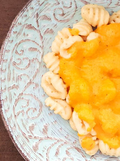 Una foto de Ñoquis con arroz cocido (SIN GLUTEN) y salsa cremosísima vegetariana y saludable!
