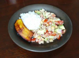 Una foto de Ensalada de Atún y Garbanzo