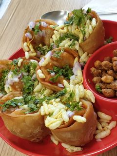 फ्राइड मोमो चाट (fried momo chaat recipe in Hindi) रेसिपी मुख्य फोटो