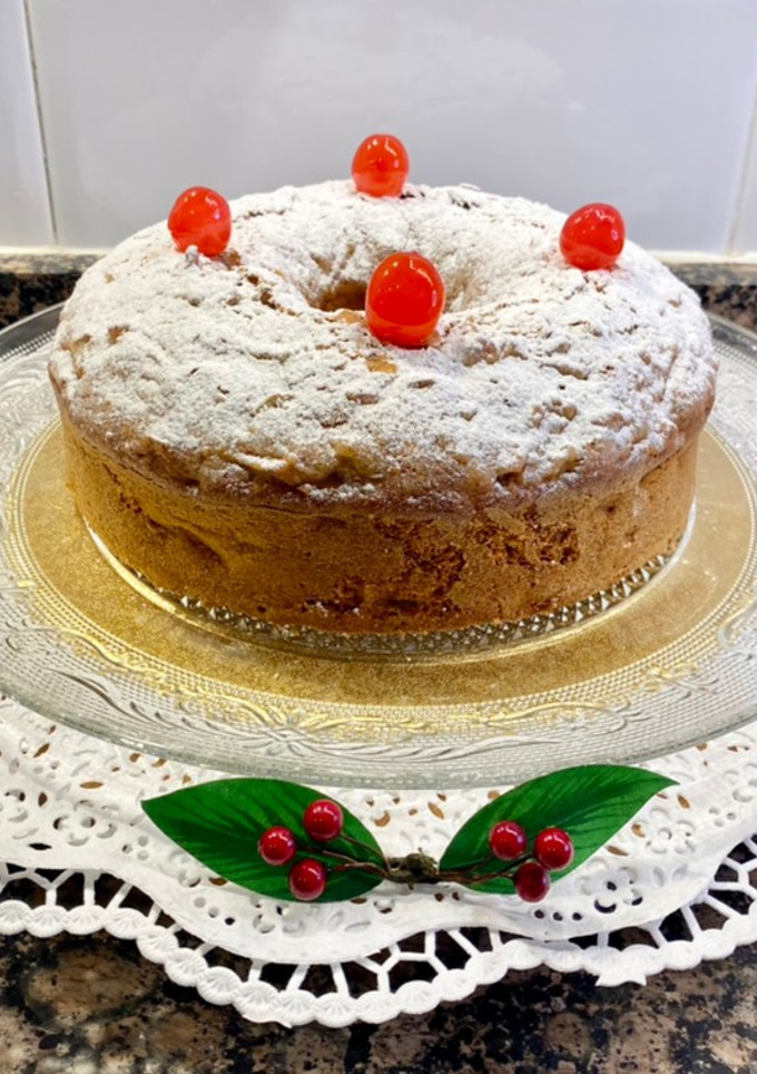 Una foto de Pastel de otoño, con manzanas, pasas, nueces y ron. “Sin gluten “