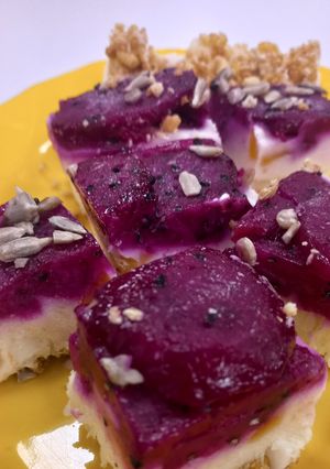Una foto de Barritas heladas de Yogurt con Pitaya y Mango
