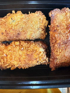 A picture of Corned Beef Bread Pie.