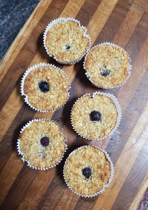 Hình của món Oatmeal Blueberry Muffin.