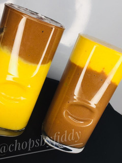 A picture of Banana and mango smoothie.