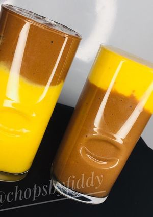 A picture of Banana and mango smoothie.