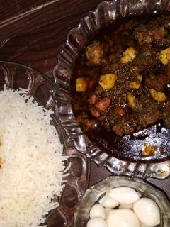 عکسی از دستور قورمه سبزی با گوشت و دنبه گوسفندی