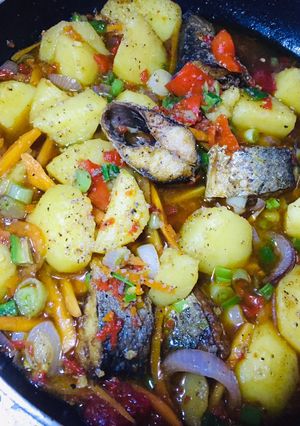 A picture of Fish and potatoes sauce.