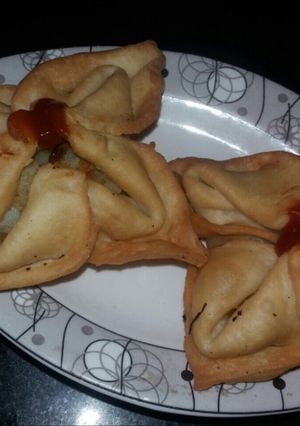 फ्लावर शेप समोसा (Flower shape samosa recipe in hindi) रेसिपी मुख्य फोटो