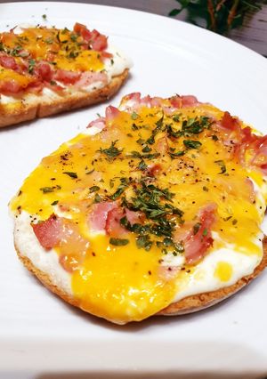 Une photo de Bruschettas jambon cheddar