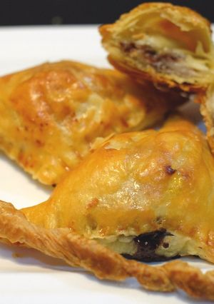 Foto resep Banana Choco Cheese Puff Pastry