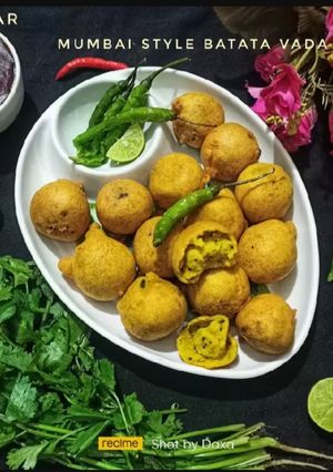 A picture of Mumbai Style Batata Vada.