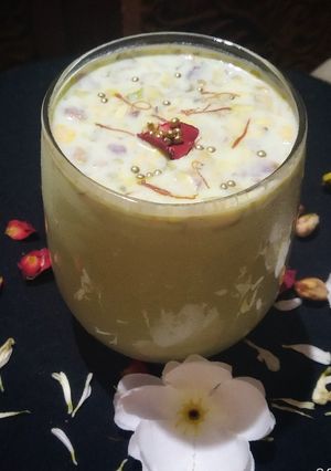 A picture of Kesar Pista Thandai.