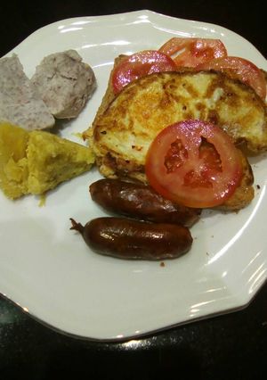 A picture of My heavy breakfast.