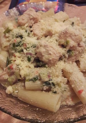 Una foto de 💚pollo al verdeo con fideos💚