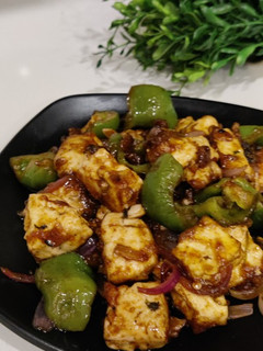 चिल्ली पनीर (Chilli paneer recipe in Hindi) रेसिपी मुख्य फोटो