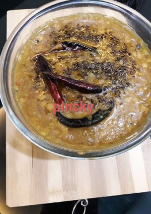 A picture of Chana masala dal fry.