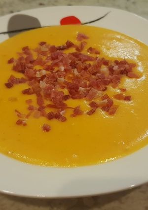 Foto principal de Crema de calabacín al cheddar con un toque de jengibre