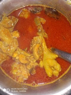 நாட்டுக்கோழி குழம்பு (Naatukozhi kulambu recipe in tamil) செய்முறை முக்கிய புகைப்படம்