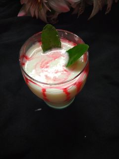 रूह अफजा लस्सी (Rooh afza lassi recipe in Hindi) रेसिपी मुख्य फोटो