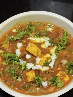 பட்டர் பன்னீர் மசாலா(ரெஸ்டாரண்ட் ஸ்டைல்) (Butter paneer masala recipe in tamil) செய்முறை முக்கிய புகைப்படம்