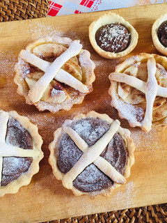Foto di Crostatine di mela e di nutella