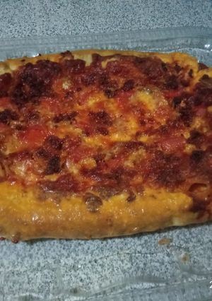 Una foto de Pizza de carnes frías 🍕