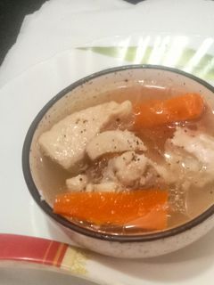 চিকেন স্যুপ(Chicken soup recipe in bengali) রেসিপির প্রধান ছবি