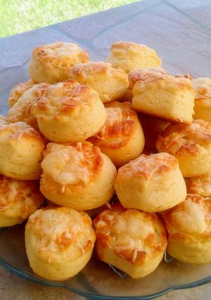Sajtos-burgonyapogácsa recept fotója