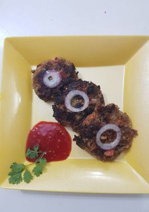 A picture of Beef Chapli Kabab.