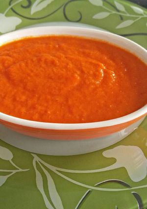 A picture of Red bell pepper sauce.
