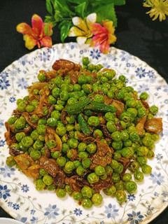 ) हरा मटर घूघनी (Hara Matar ghughni recipe in Hindi) रेसिपी मुख्य फोटो