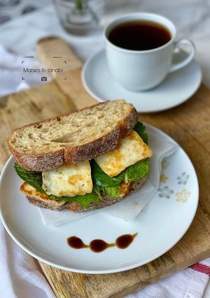 صورة لوصفة ساندويش الحلوم 🌙 Halloumi Sandwich