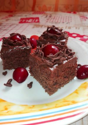Csokipudingos, kakaós-piskóta, cseresznyével 🍫🍒 recept fotója