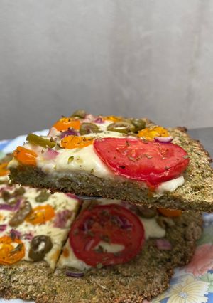 Una foto de Pizza con masa de brócoli