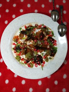 સ્ટફ્ડ ફરાળી દહીંવડા(Stuffed Farali Dahiwada recipe in gujarati) રેસીપી મુખ્ય ફોટો