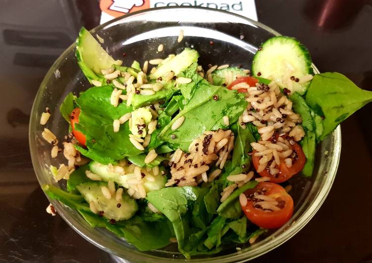 Steps to Prepare Ultimate My Spinach, Cucumber Salad &amp; wholegrain rice + Quinoa 😻