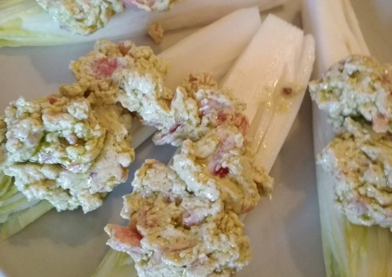 Endivias con queso batido de albahaca