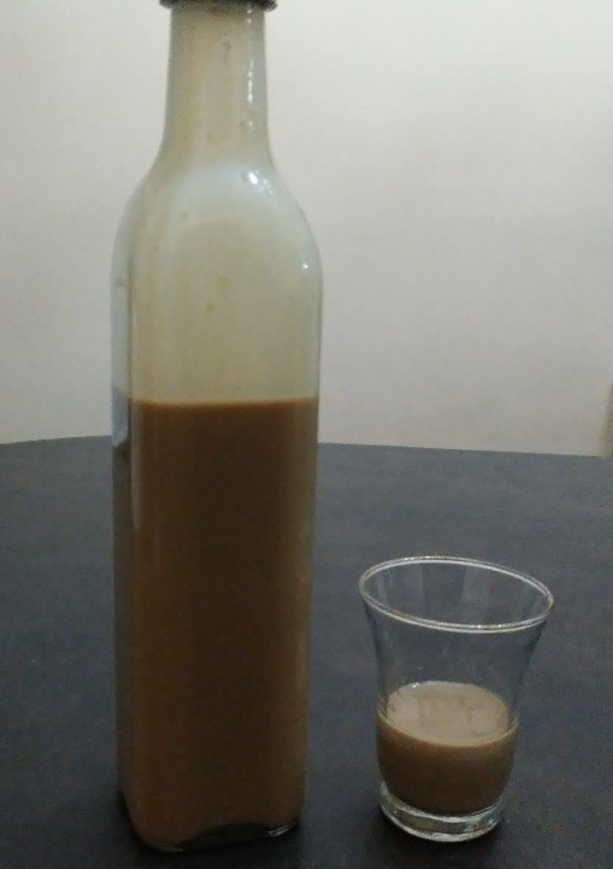 Una foto de Licor cremoso de café y chocolate