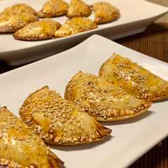 Una foto de Empanadillas de butifarra fresca
