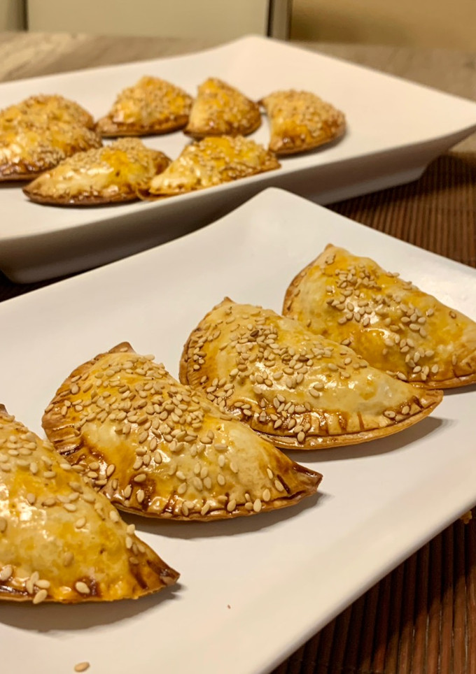 Una foto de Empanadillas de butifarra fresca