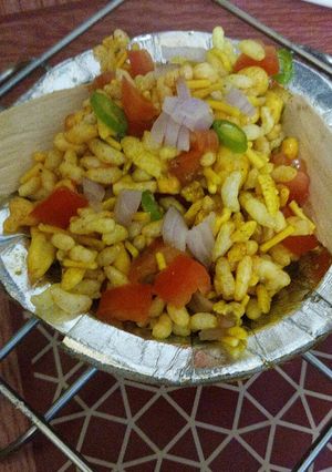 इंस्टेंट भेलपुरी (instant bhel puri recipe in Hindi) रेसिपी मुख्य फोटो