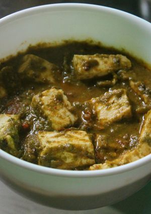 A picture of Palak Paneer.