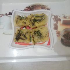 A picture of Rava dhokla.