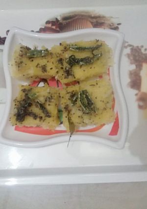 A picture of Rava dhokla.