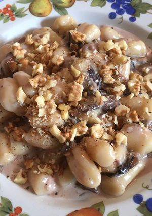Foto di Gnocchi con radicchio, gorgonzola e noci