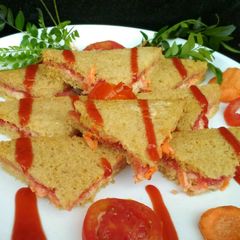 A picture of Onion carro mayo sandwich.