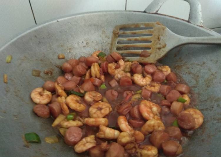 Udang oseng campur sosis