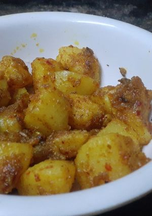 चटपटे आलू (chatpate aloo recipe in Hindi) रेसिपी मुख्य फोटो